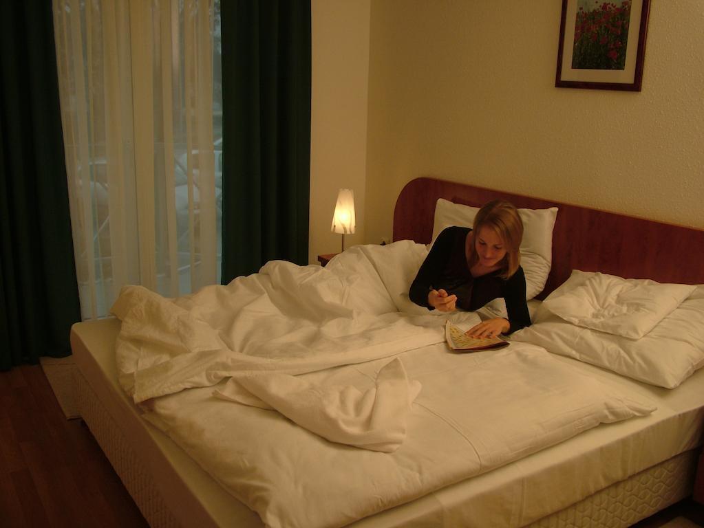 Pontis Hotel Biatorbágy Cameră foto